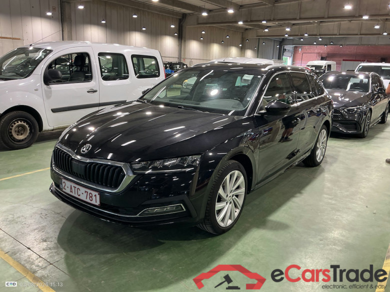 SKODA OCTAVIA COMBI 1.4 TSI PHEV 150KW DSG CLEVER #1