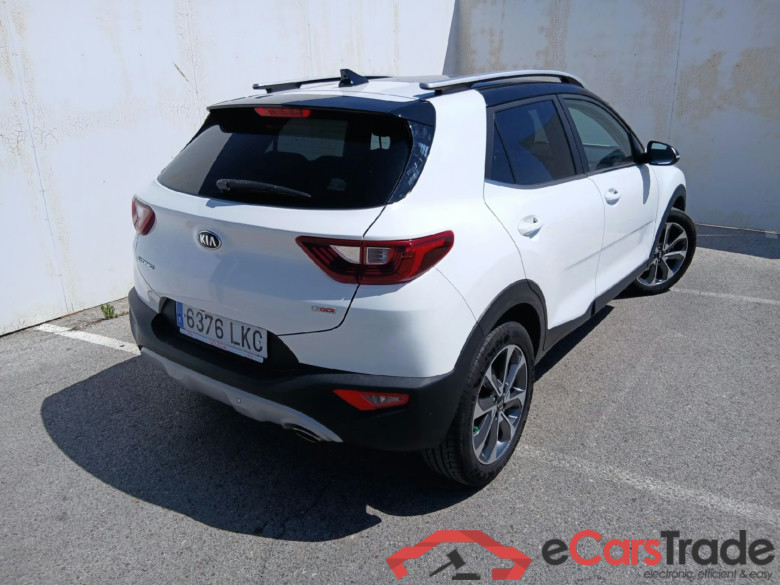 KIA Stonic / 2017 / 5P / todoterreno 1.0 T-GDi 74kW (100CV) Drive #2