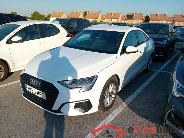 AUDI A3 / 2020 / 4P / sedán Sedan 30 TFSI 81kW (110CV) S tronic #1