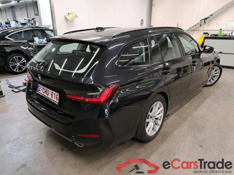 BMW - BMW 3 TOURING 318dA 136PK With Climatic & Navigation & Heated Sport Seats & PDC Front & Rear #2