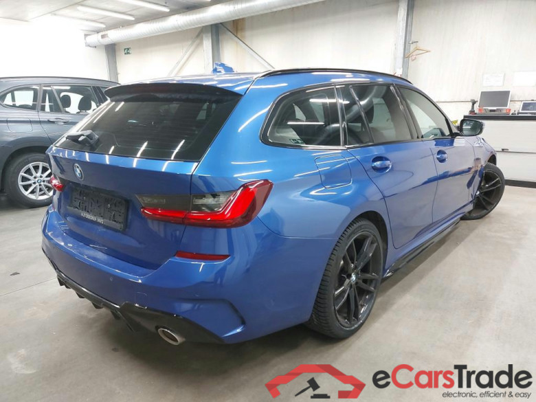 BMW - BMW 3 TOURING 330e 292PK M Sport With Vernasca Heated Seats & Climatic & Navigation & Pano Roof  * HYBRID * #2