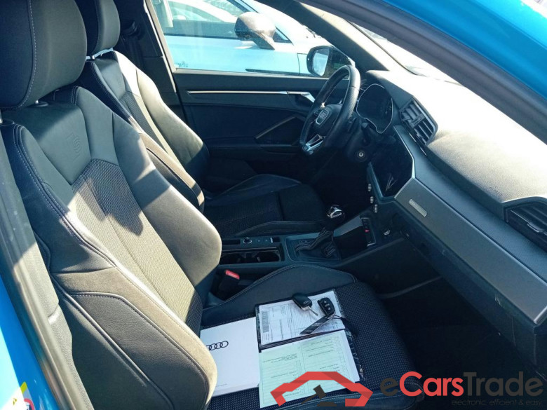 AUDI Q3 / 2018 / 5P / todoterreno 45 TFSI e 180kW S tronic Black Line #6