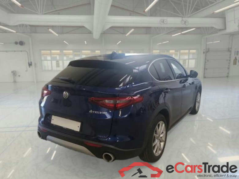 ALFA ROMEO STELVIO / 2017 / 5P / SUV 2.2 TURBO DIESEL 190CV EXECUTIVE AT8 Q4 #2
