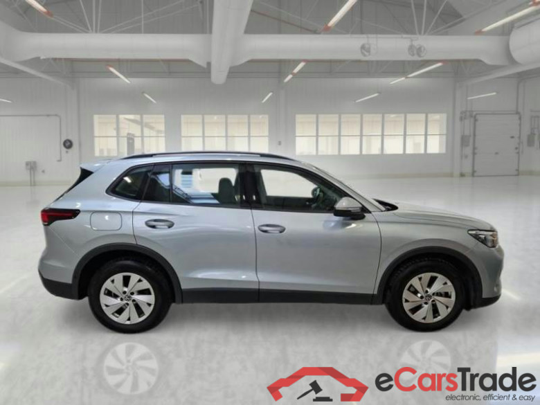 VOLKSWAGEN TIGUAN / 2023 / 5P / SUV 1.5 ETSI 96KW EVO ACT LIFE DSG #6