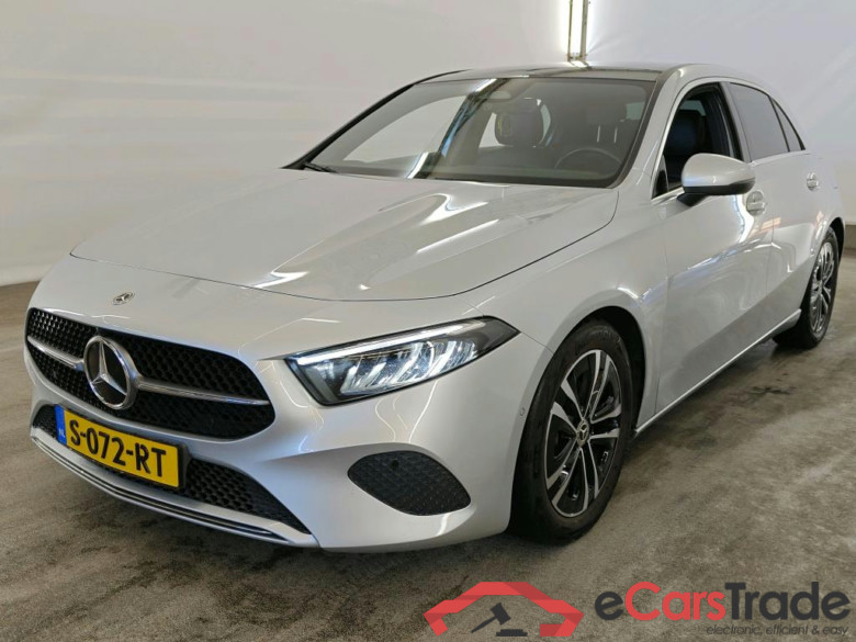 Mercedes-Benz A-Klasse A 180 7G-DCT Business Solution 5d + Pano