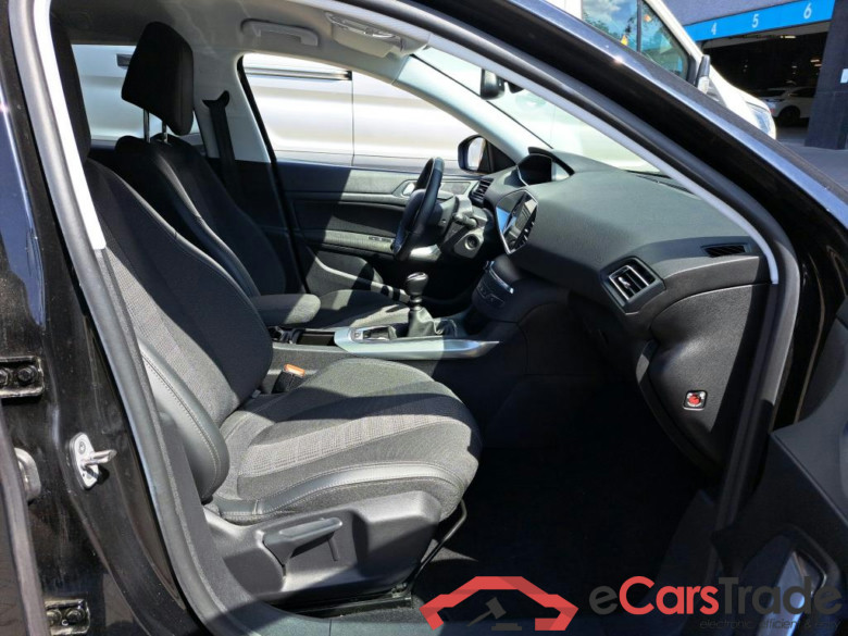 PEUGEOT - PEU 308 SW BlueHDi 130PK Allure With Heated Seats #3