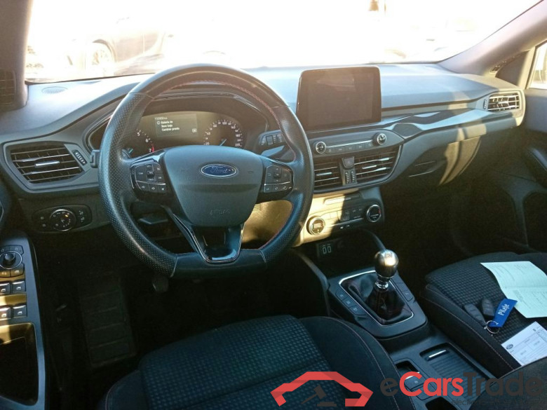 FORD Focus / 2018 / 5P / berlina con portón 1.0 Ecoboost MHEV 92kW ST-Line #3