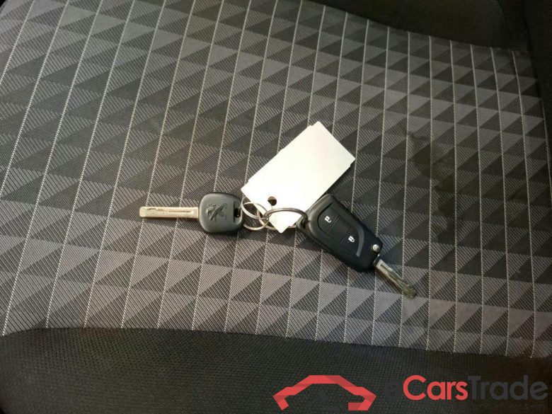 PEUGEOT 108 53 kW #5