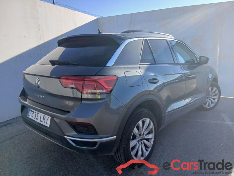 VOLKSWAGEN T-Roc / 2017 / 5P / todoterreno Advance 2.0 TDI 110kW (150CV) DSG (AC2) #2