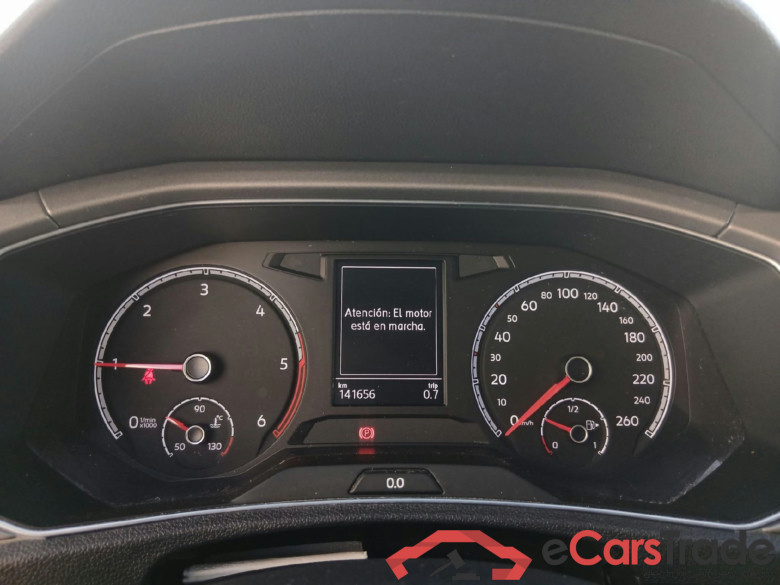 VOLKSWAGEN T-Roc / 2017 / 5P / todoterreno Advance 2.0 TDI 110kW (150CV) DSG (AC2) #4
