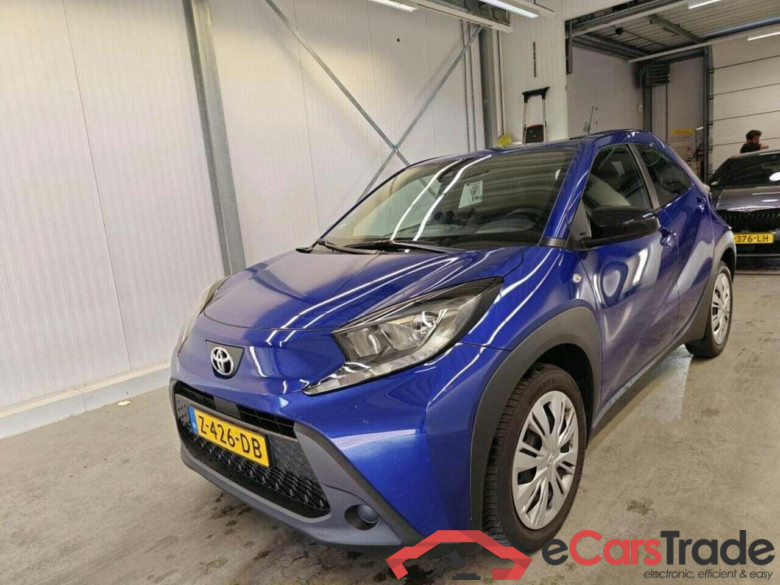 TOYOTA Aygo X 1.0 VVT-i MT Play #1