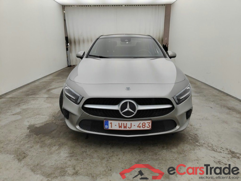 Mercedes-Benz A-Klasse Limousine A 180 d DCT Launch Edition 4d #1