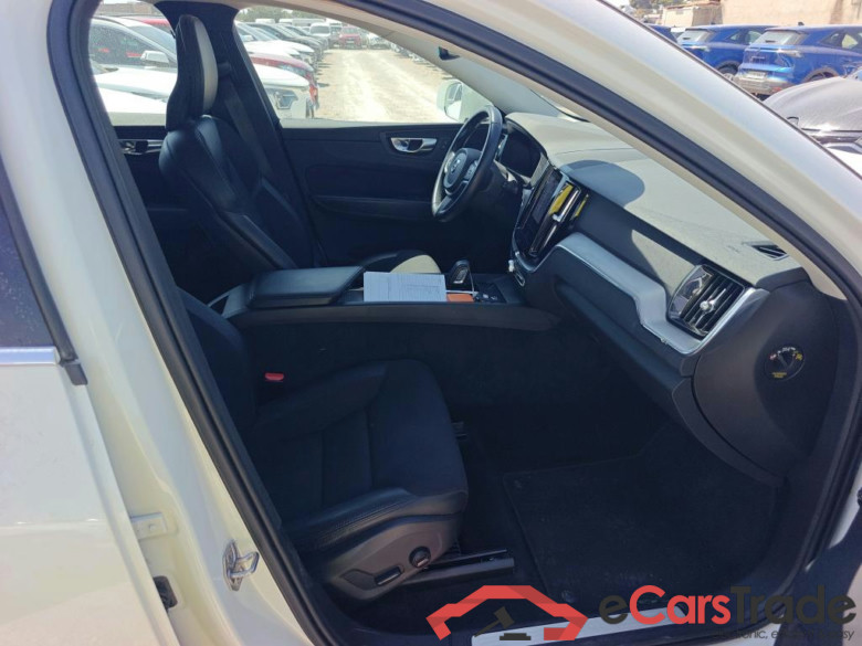 VOLVO XC60 / 2017 / 5P / todoterreno 2.0 B4 D Momentum Pro Auto #6