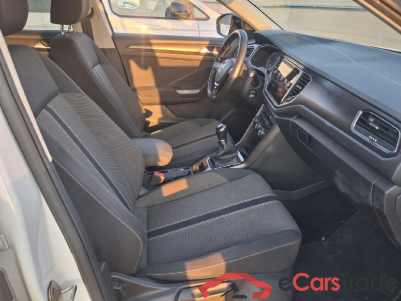 VOLKSWAGEN T-Roc / 2017 / 5P / todoterreno Advance Style 1.6 TDI 85kW (115CV) #6