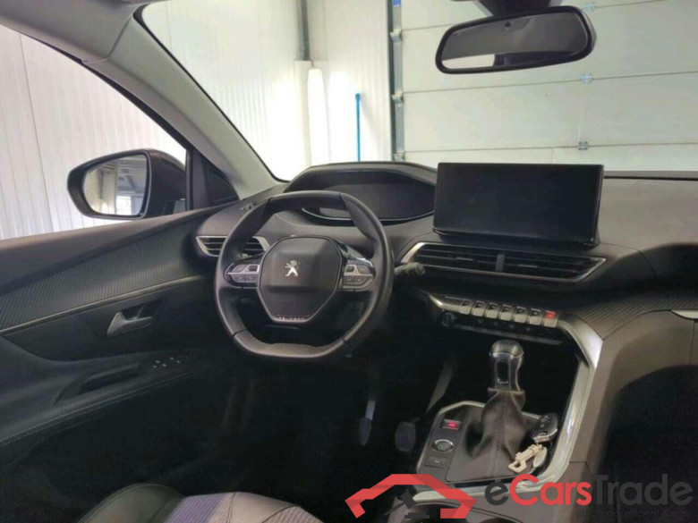 PEUGEOT 3008 1.2 PureTech Allure #3