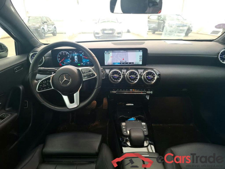 MERCEDES-BENZ Classe A Berline / 2018 / 4P / Berline A 250 e Business Line 8G-DCT #5