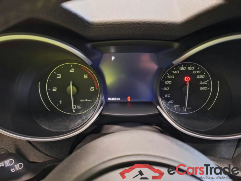 ALFA ROMEO STELVIO / 2017 / 5P / SUV 2.2 TURBO DIESEL 160CV BUSINES AT8 RWD (AUTOCARRO) #5