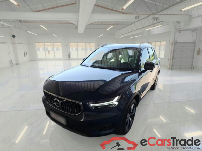 VOLVO XC40 / 2017 / 5P / SUV T4 PLUG-IN HYBRID AUTO RECH INSCRIP EXPR #1