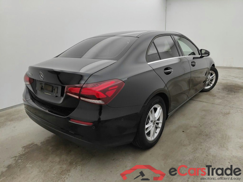 Mercedes-Benz A-Klasse Limousine A 180 d DCT Business Solution 4d #2