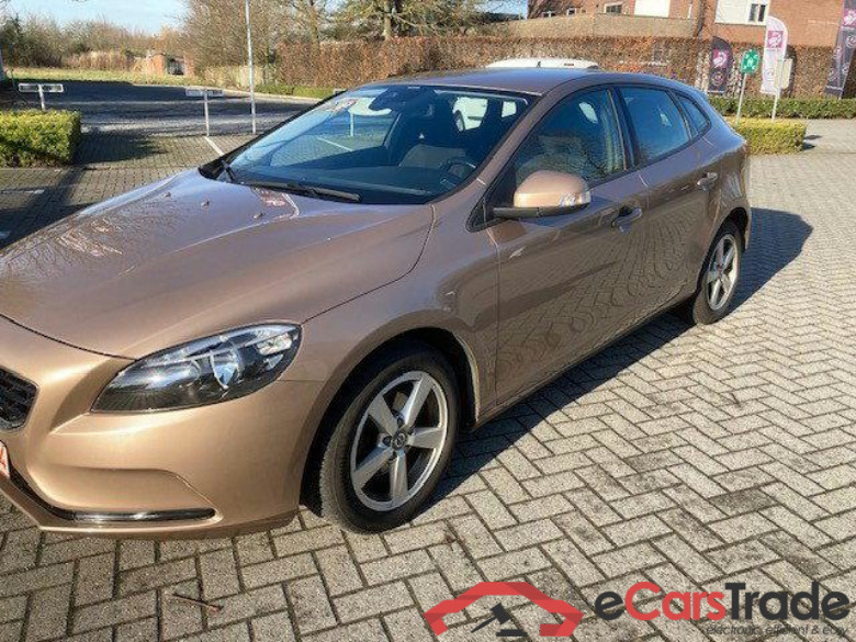 VOLVO V40 1.6 D2 Kinetic