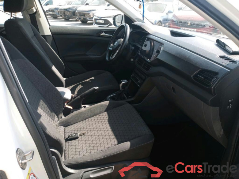 VOLKSWAGEN T-Cross / 2018 / 5P / todoterreno Advance 1.0 TSI 85kW (115CV) DSG (AC) #6