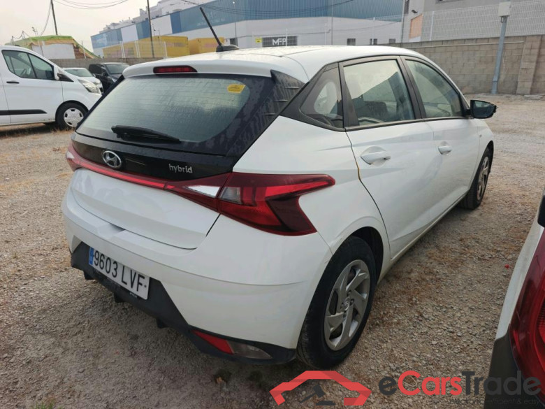 HYUNDAI i20 / 2020 / 5P / berlina con portón 1.0 TGDI 74kW (100CV) 48V Essence #2
