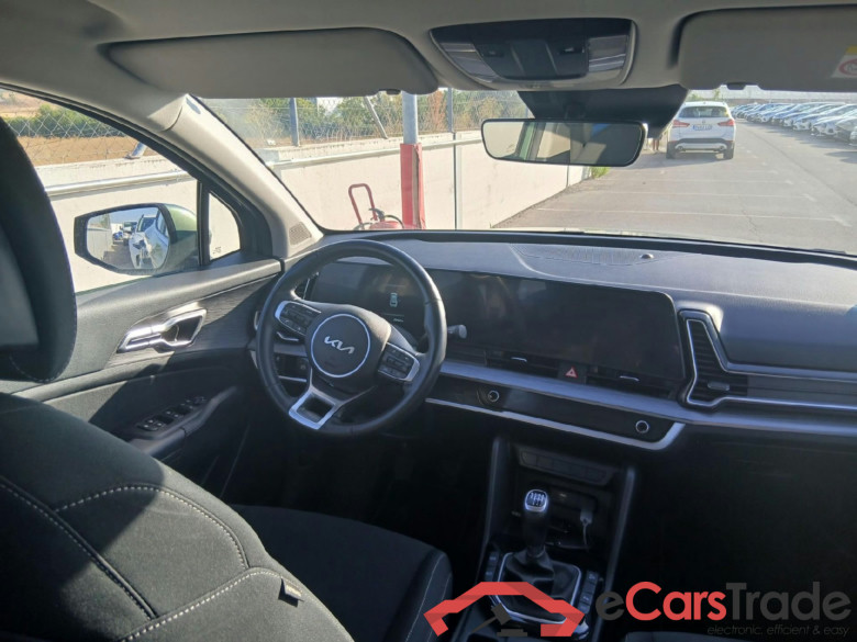 KIA Sportage / 2022 / 5P / todoterreno 1.6 T-GDi MHEV 110kW (150CV) Drive 4x2 #3