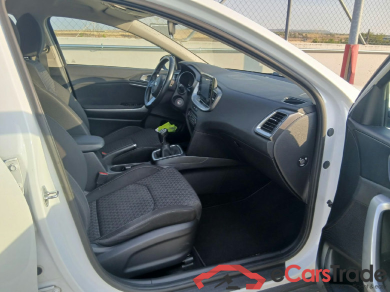 KIA XCeed / 2019 / 5P / todoterreno 1.0 T-GDi Drive 88kW (120CV) #6