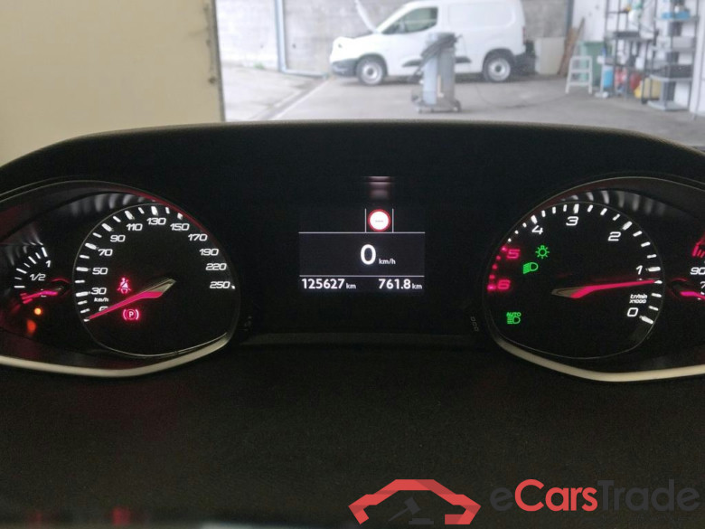 PEUGEOT 308 / 2017 / 5P / berlina con portón 5P Style BlueHDi 100 S&S 6 Vel. MAN #4
