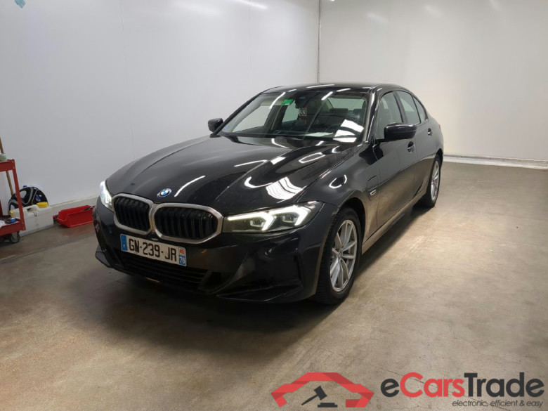 BMW Série 3 Berline / 2022 / 4P / Berline 320e 204ch Business Design BVA8 Hybride #1