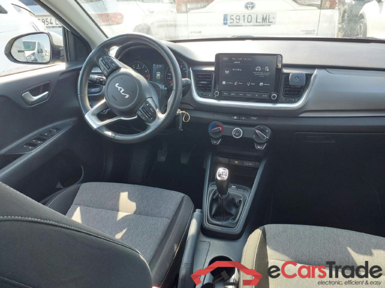 KIA Stonic / 2017 / 5P / todoterreno 1.0 T-GDi 74kW MHEV iMT Concept Plus(SL)(SP) #3