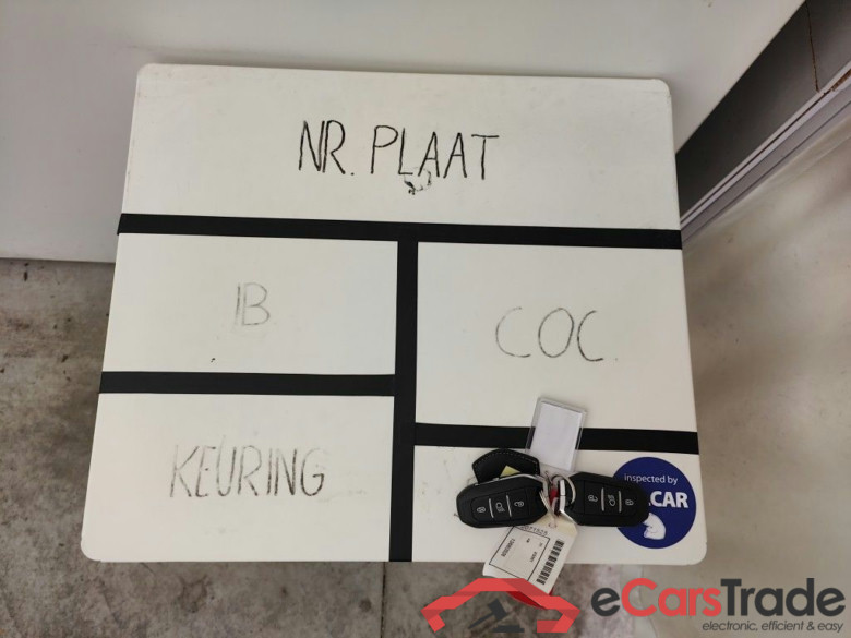 PEUGEOT 2008 - 2020 1.2 PureTech 130 Allure S&S (EU6.3) 5d #4
