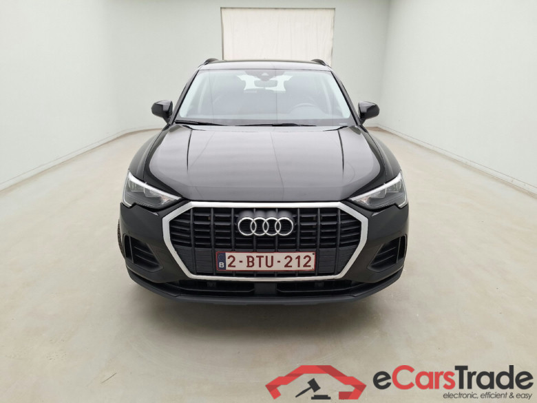 Audi, Q3 '18 PHEV, Audi Q3 45 TFSI e S tronic 5d