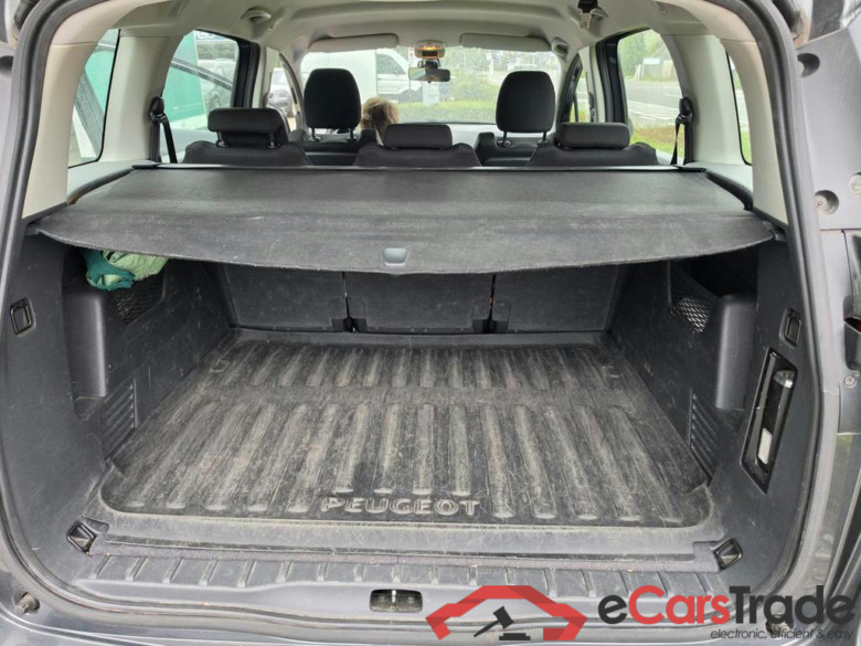 PEUGEOT 5008 Dsl 5008 1.6 HDi Premium FAP #6