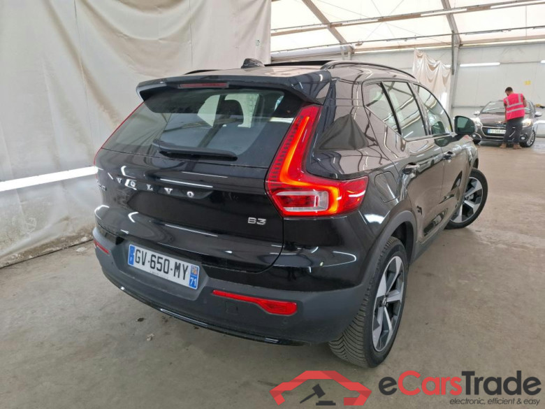 VOLVO XC40 2022 5P SUV B3 163 DCT 7 Ultimate #3