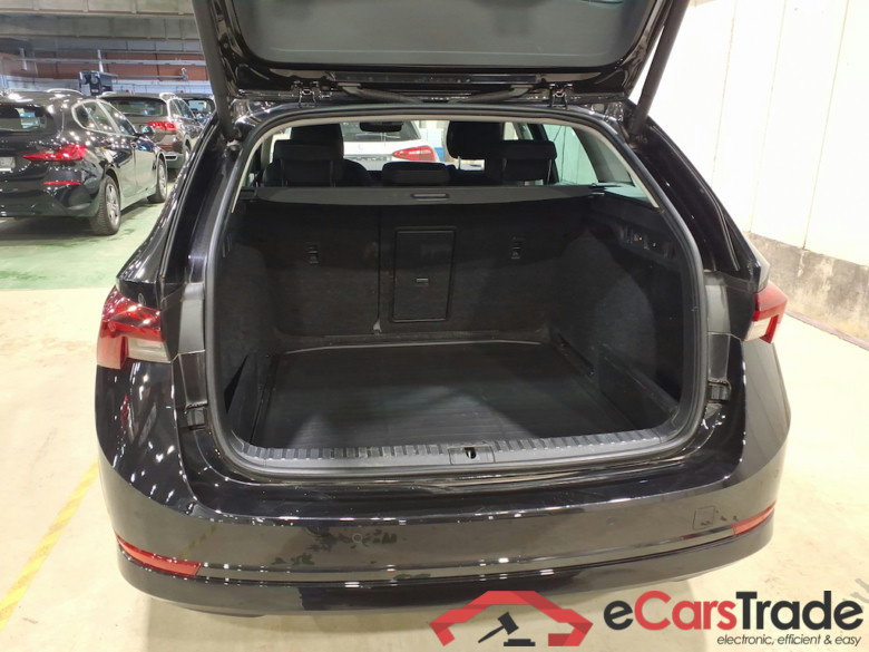 SKODA OCTAVIA COMBI 2.0 CRTDI 110KW CLEVER #5