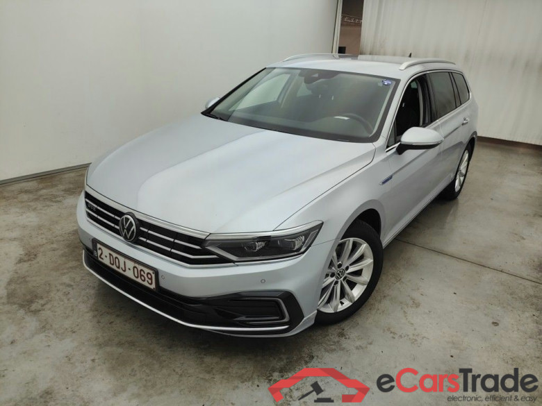 Volkswagen Passat Variant 1.4 TSI DSG6 GTE Business 5d #1