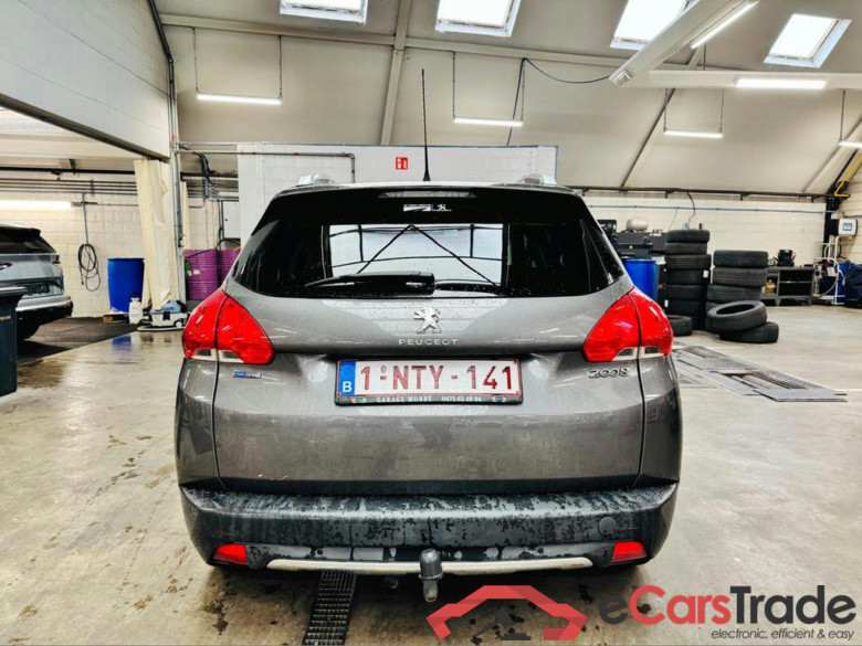 PEUGEOT 2008 1.2i PureTech Style #6