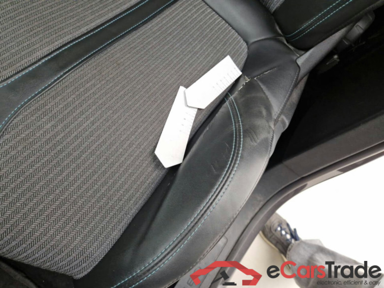 PEUGEOT 3008 1.6 HYBRID ALLURE E-EAT8 #5