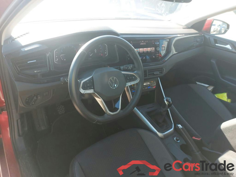 VOLKSWAGEN Polo / 2021 / 5P / berlina con portón Life 1.0 TSI 70kW (95CV) #3