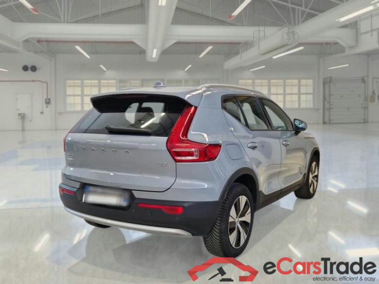 VOLVO XC40 / 2021 / 5P / SUV B3 AUTOMATICO CORE #2