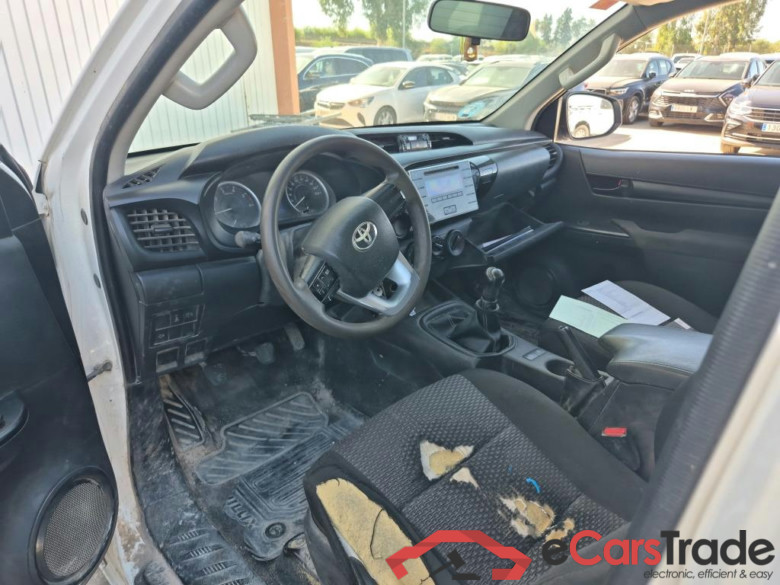 TOYOTA Hilux / 2016 / 2P / pickup 2.4 D-4D Cabina Sencilla GX #3