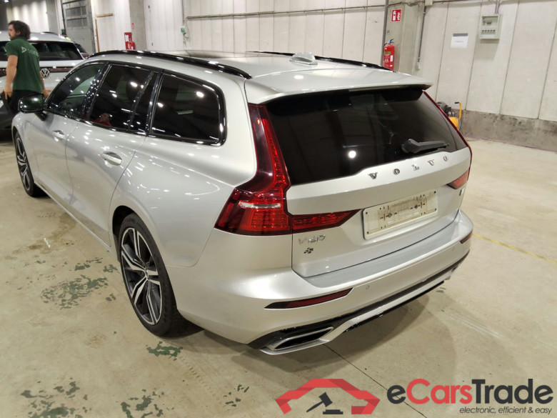 VOLVO V60 2.0 T6 RECHARGE AWD GEARTR R-DESIGN #2