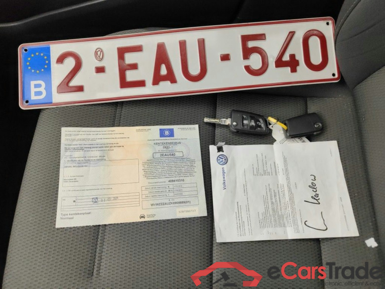 Volkswagen Golf VII e-Golf 5d #4