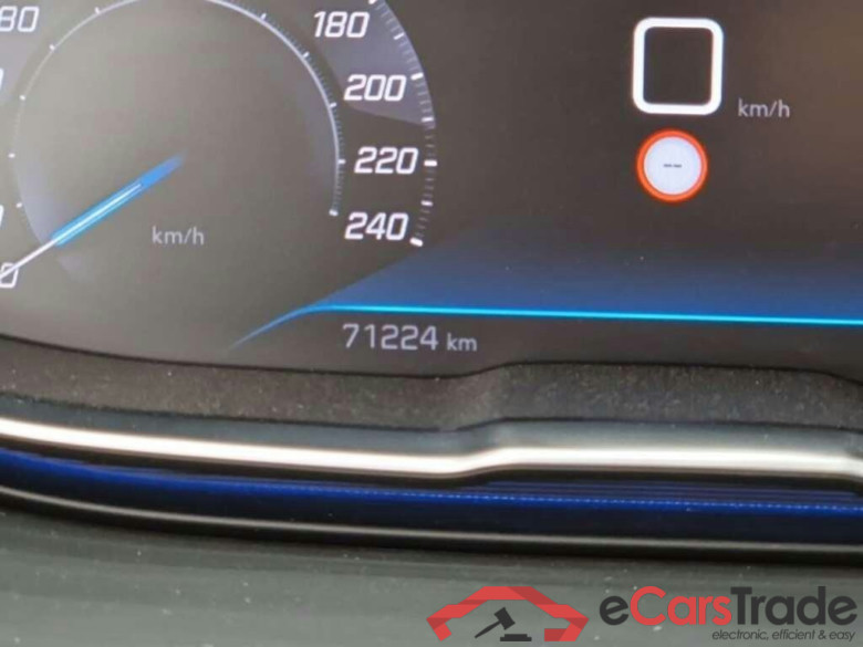 PEUGEOT 3008 1.2 PureTech Allure #6