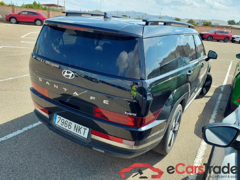 HYUNDAI Santa Fe / 2024 / 5P / todoterreno HEV 1.6 TGDI 239CV 4X2 AT Tecno #2
