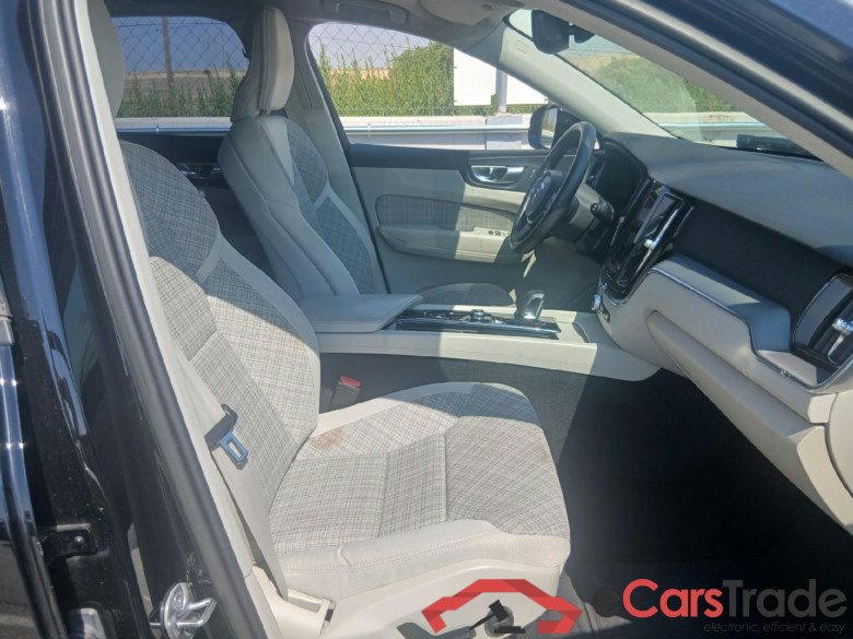 VOLVO XC60 / 2017 / 5P / todoterreno 2.0 B4 D Core Auto #6