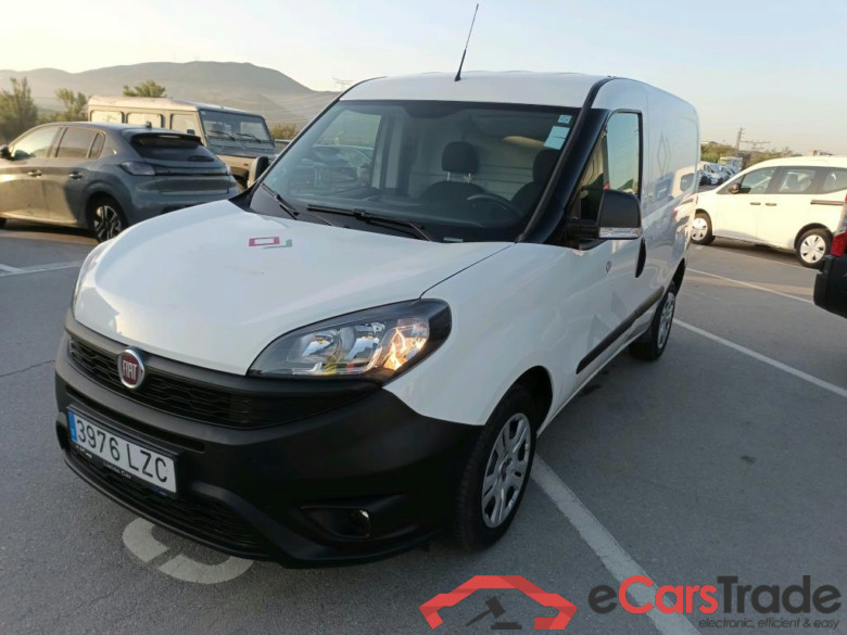 FIAT Doblò Cargo/2015/4P/furgón derivado de turismo Cargo SX 1.6 Mjet 66kW (90CV)