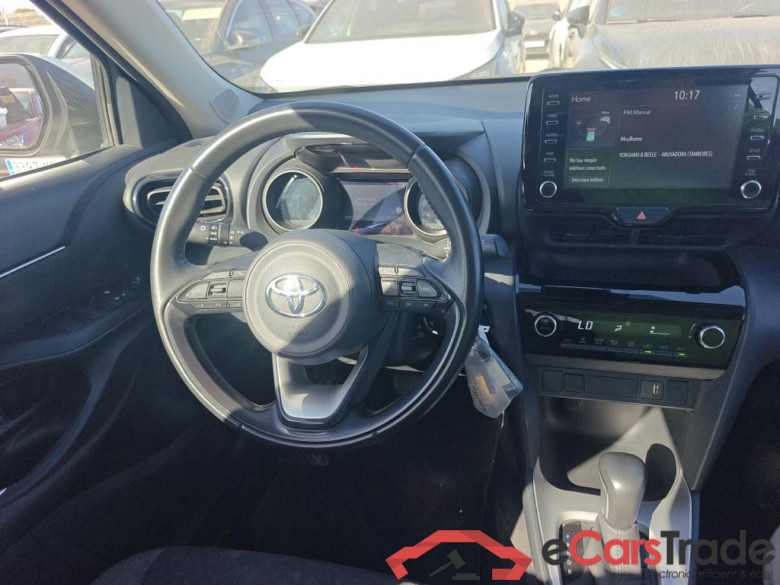 TOYOTA Yaris Cross / 2021 / 5P / todoterreno 1.5 120H Business Plus #3
