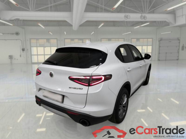 ALFA ROMEO STELVIO / 2017 / 5P / SUV 2.2 TD 160 CV SUPER AT8 RWD #2